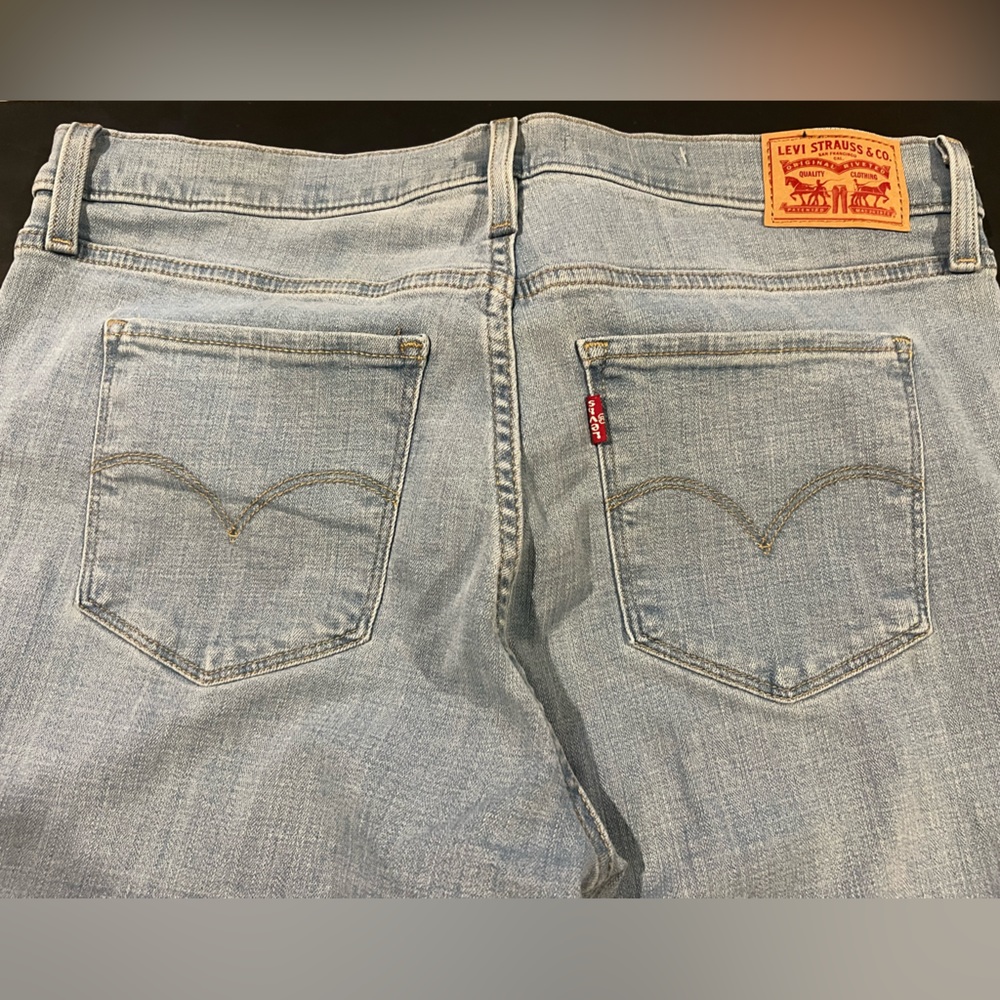 Levi’s 314 Shaping straight jeans